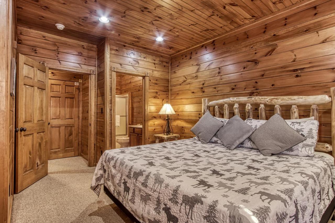 גטלינבורג Lazy Bear Lodge, Hot Tub, Resort Pool, Wifi, 1089 Free Tickets Each Paid Day, Dollywood And More מראה חיצוני תמונה