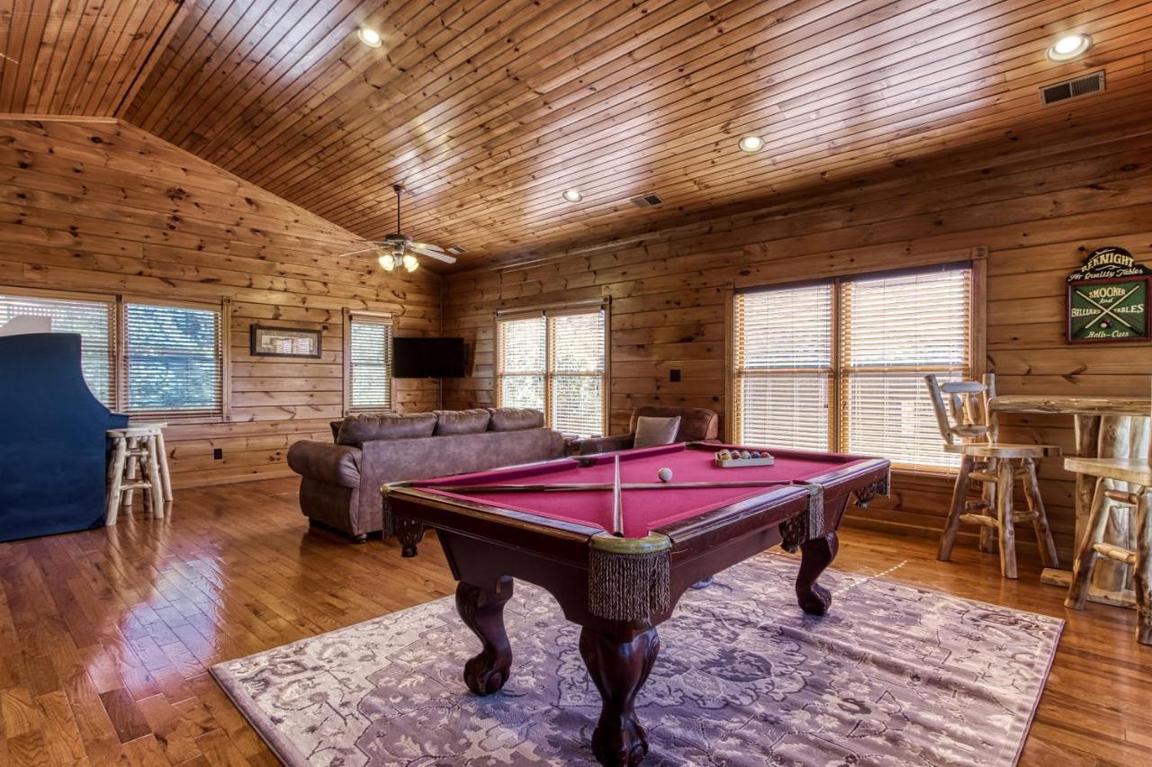 גטלינבורג Lazy Bear Lodge, Hot Tub, Resort Pool, Wifi, 1089 Free Tickets Each Paid Day, Dollywood And More מראה חיצוני תמונה