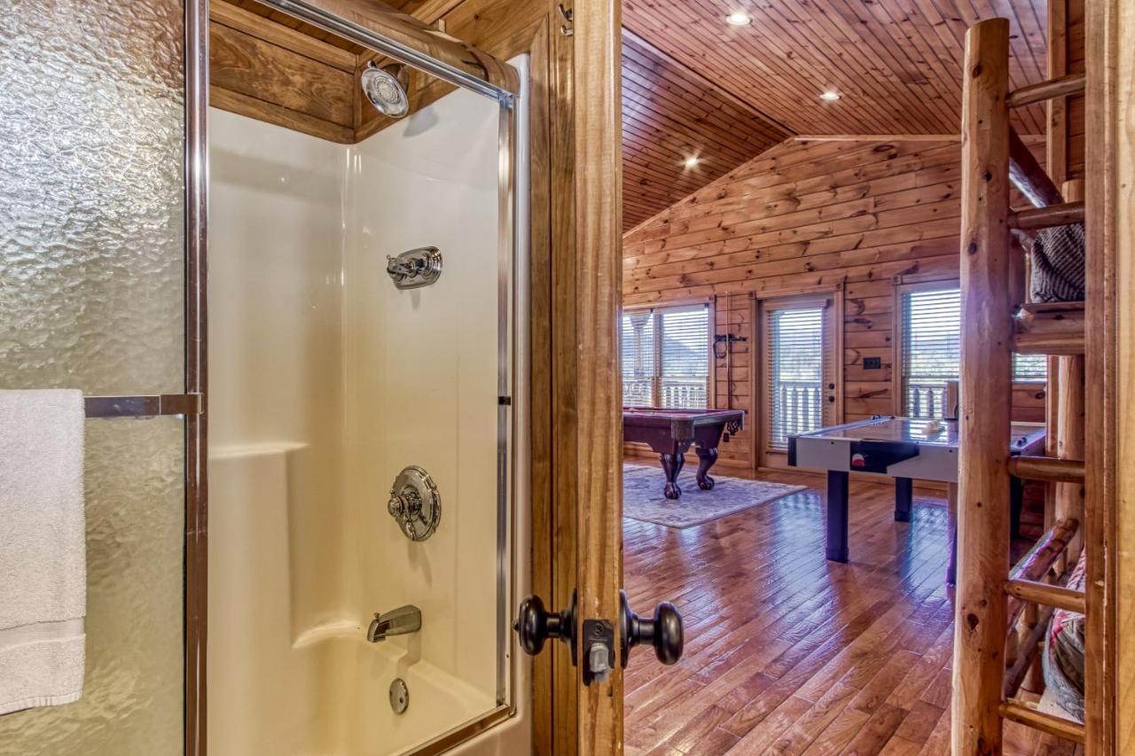 גטלינבורג Lazy Bear Lodge, Hot Tub, Resort Pool, Wifi, 1089 Free Tickets Each Paid Day, Dollywood And More מראה חיצוני תמונה