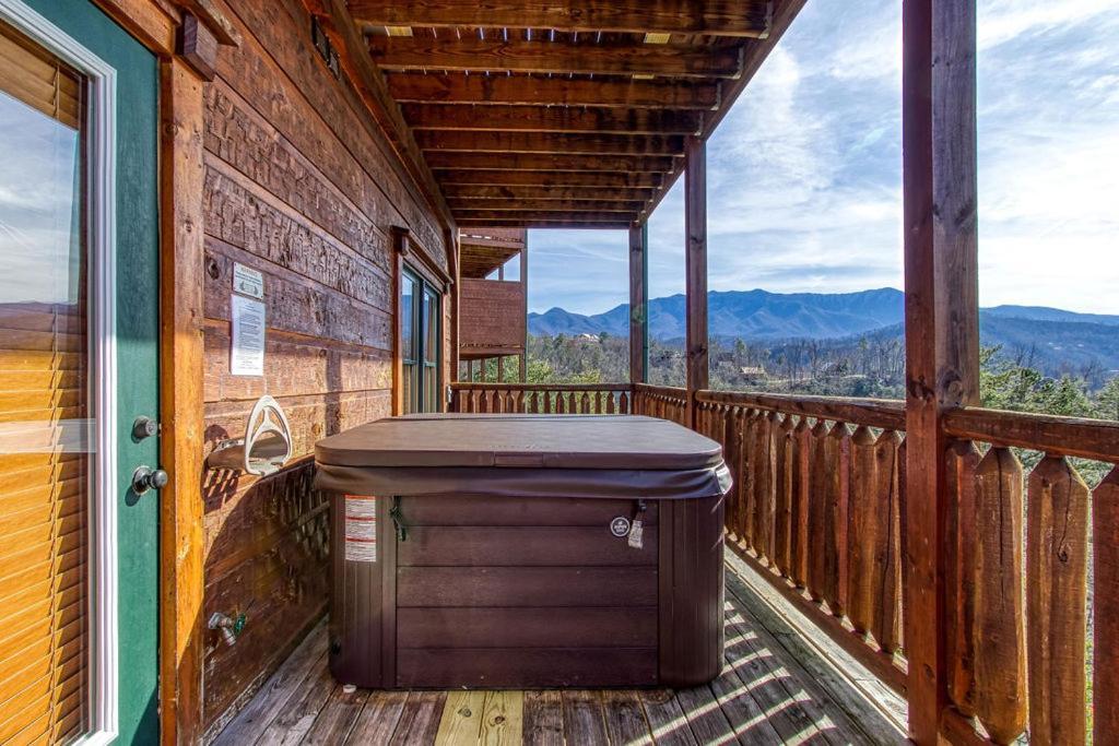 גטלינבורג Lazy Bear Lodge, Hot Tub, Resort Pool, Wifi, 1089 Free Tickets Each Paid Day, Dollywood And More מראה חיצוני תמונה