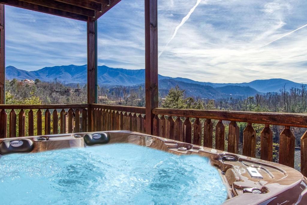 גטלינבורג Lazy Bear Lodge, Hot Tub, Resort Pool, Wifi, 1089 Free Tickets Each Paid Day, Dollywood And More מראה חיצוני תמונה